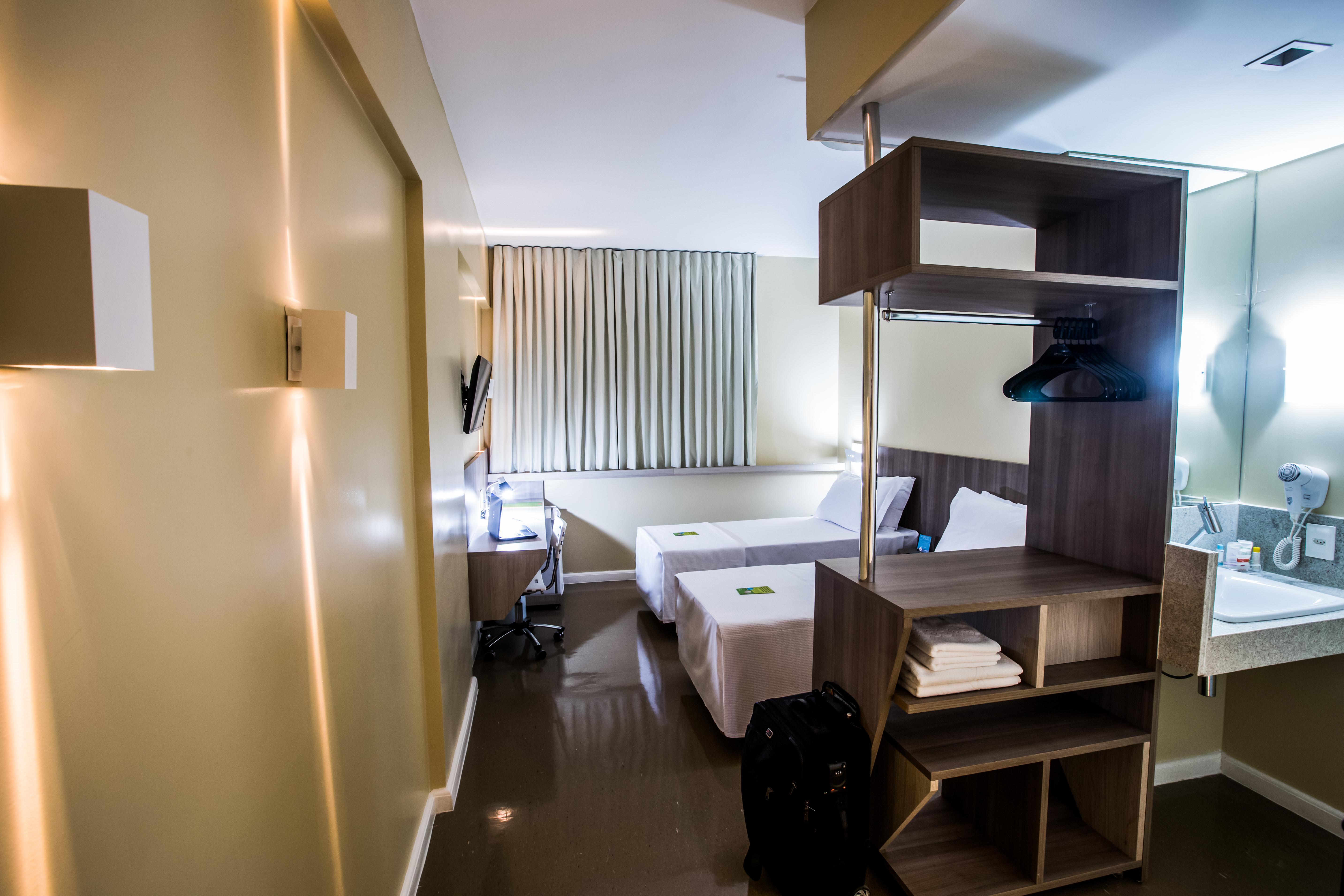 Slim Cuiaba Aeroporto Hotel Екстериор снимка